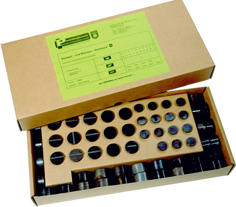 assortiment D poinçons et matrices